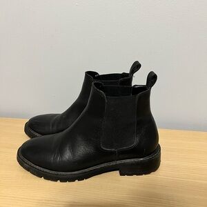 Steve Madden Size 8 Black Leather Ankle Chelsea Boots